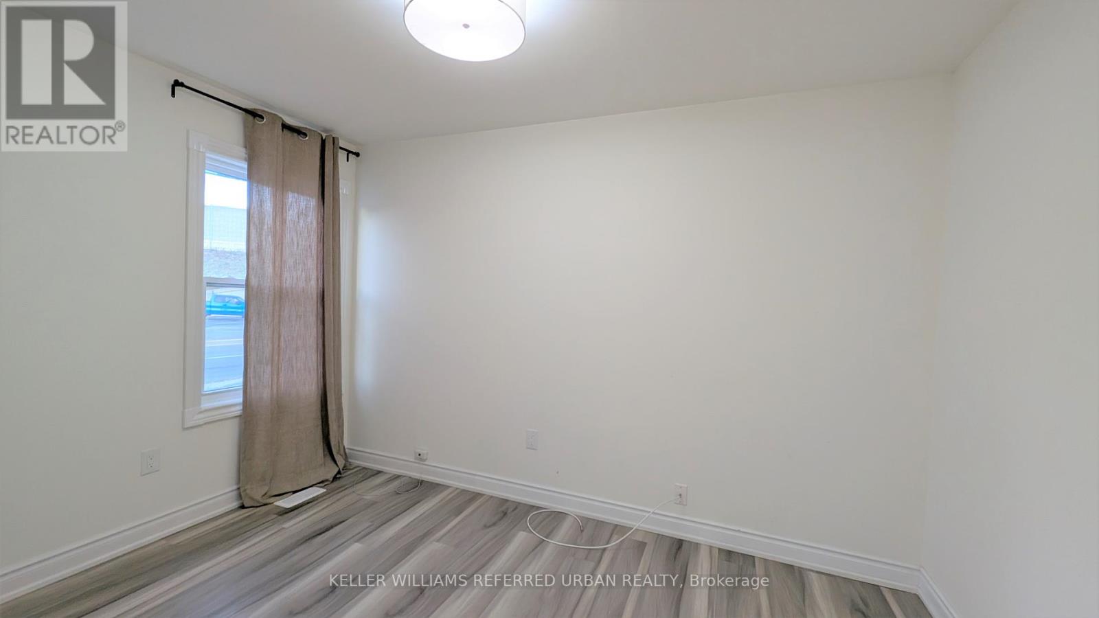 386 Welland Avenue W, St. Catharines, Ontario  L2R 2R4 - Photo 7 - X12458162