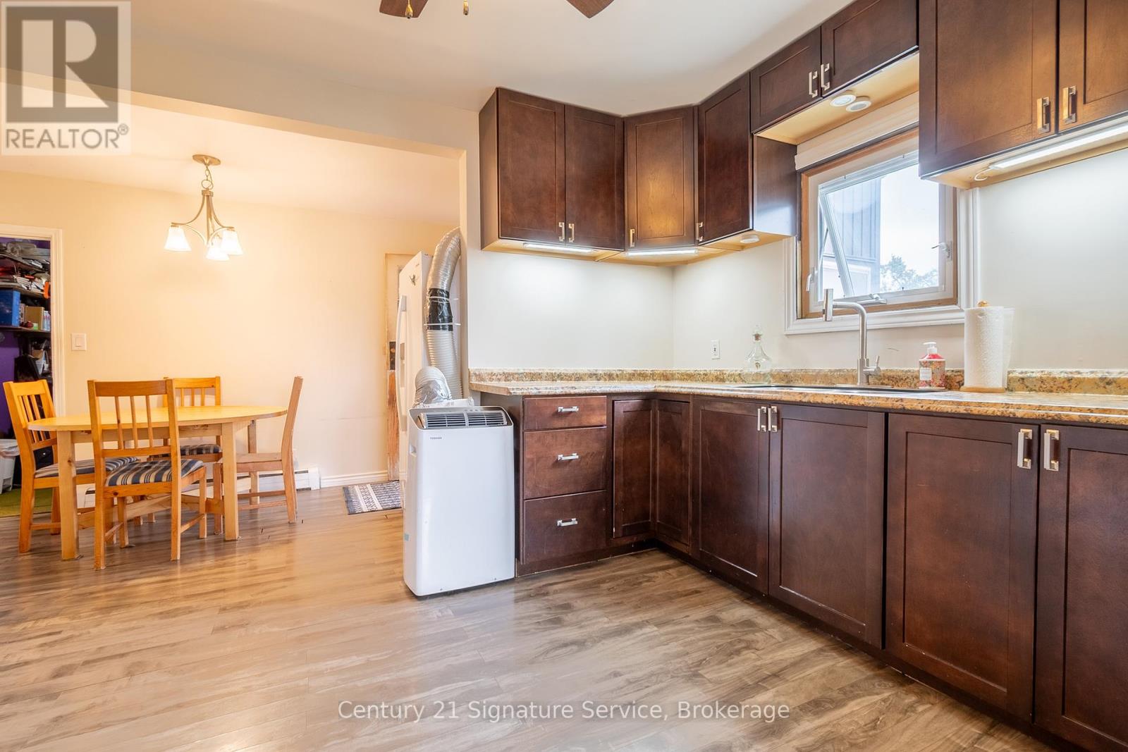 109 Santone Avenue, Welland, Ontario  L3C 2J5 - Photo 7 - X12458166