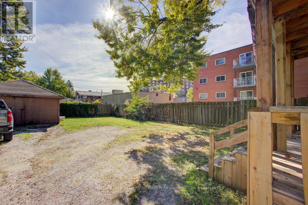 3185 Donnelly Street, Windsor, Ontario  N9C 1M3 - Photo 32 - X12458171