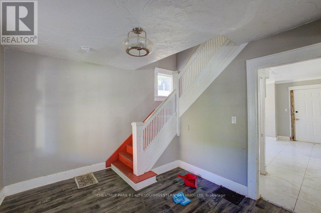 3185 Donnelly Street, Windsor, Ontario  N9C 1M3 - Photo 7 - X12458171