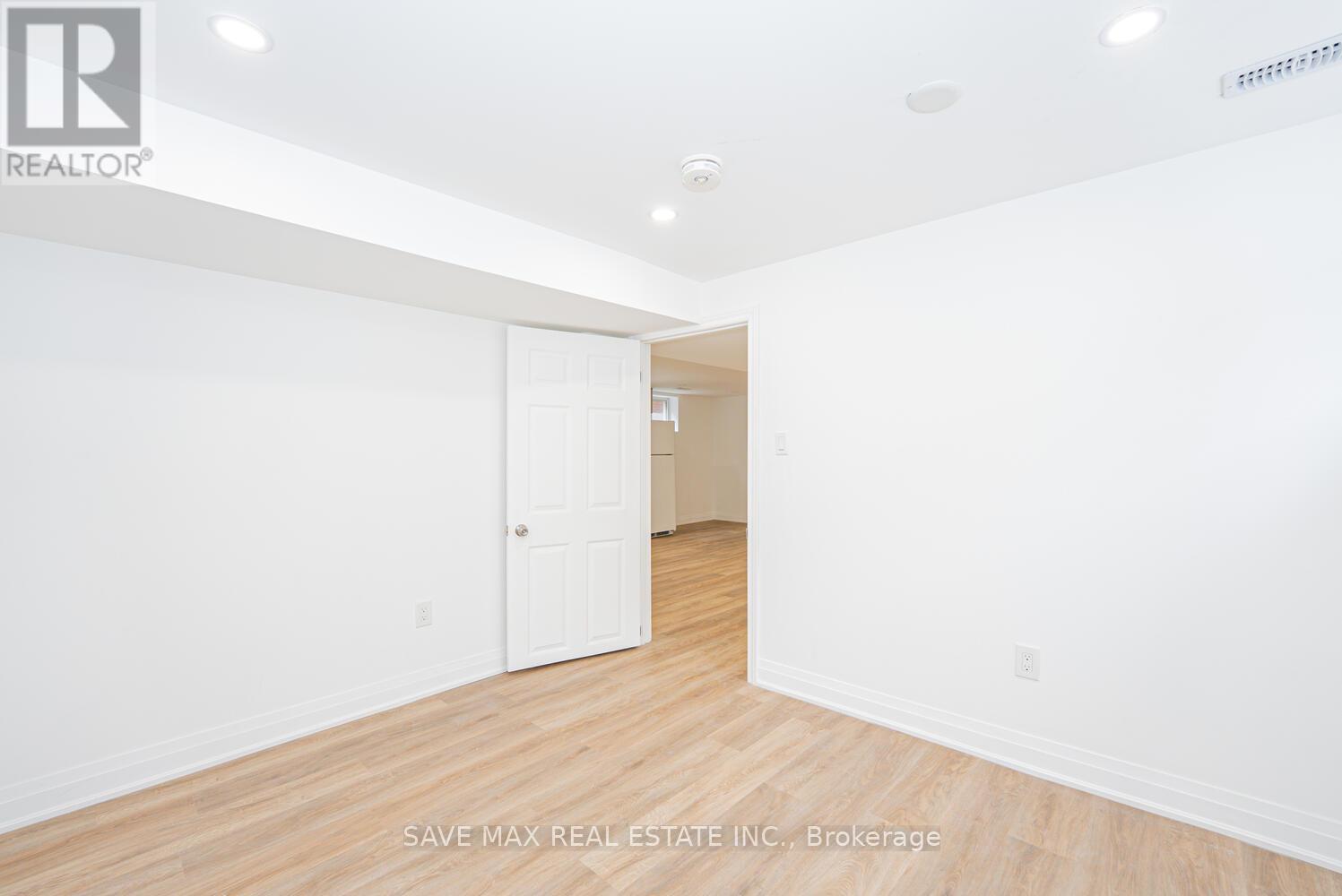 248 West 18th Street, Hamilton, Ontario  L9C 4G9 - Photo 39 - X12458176