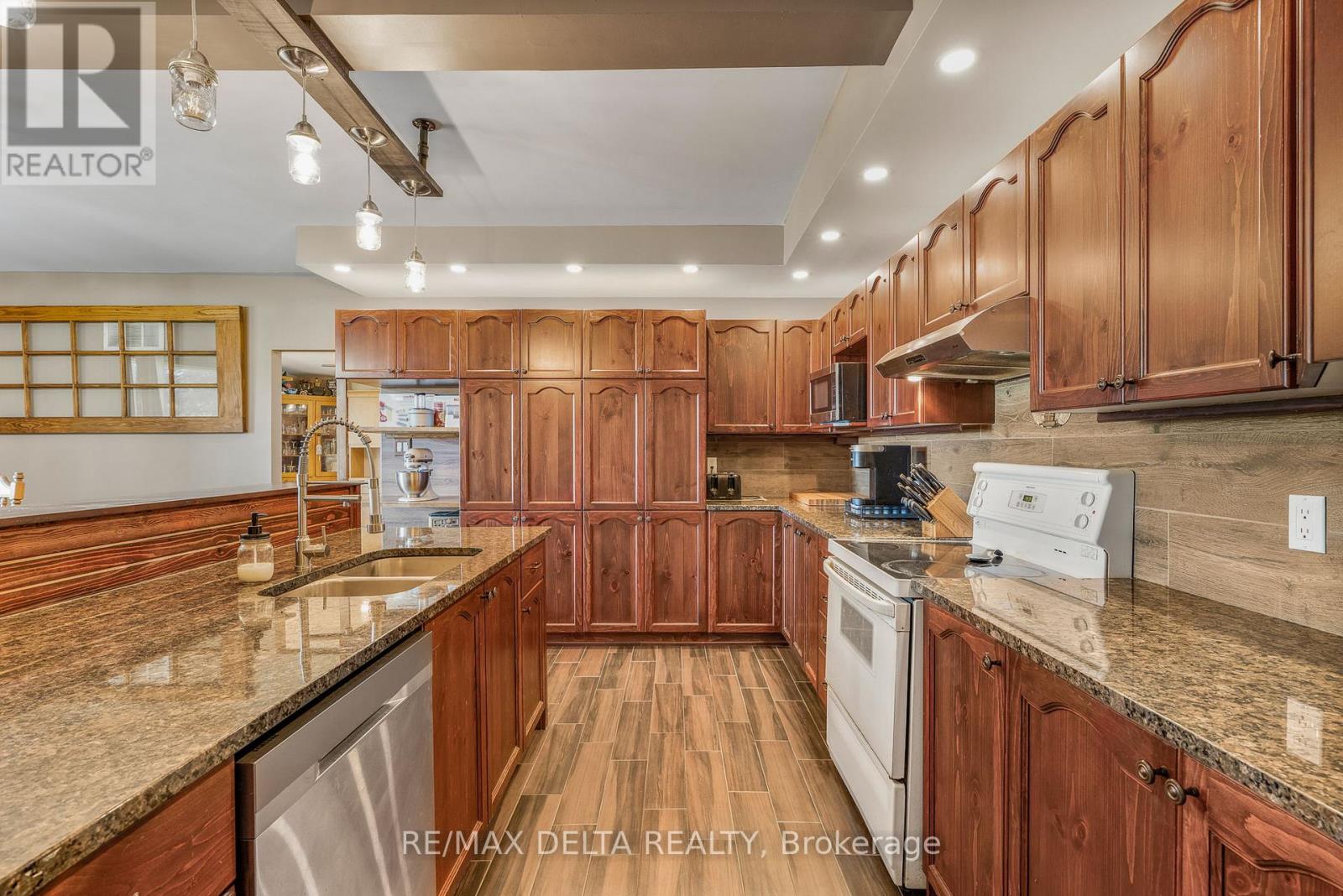 4866 County Road 17, Alfred And Plantagenet, Ontario  K0B 1A0 - Photo 13 - X12458208