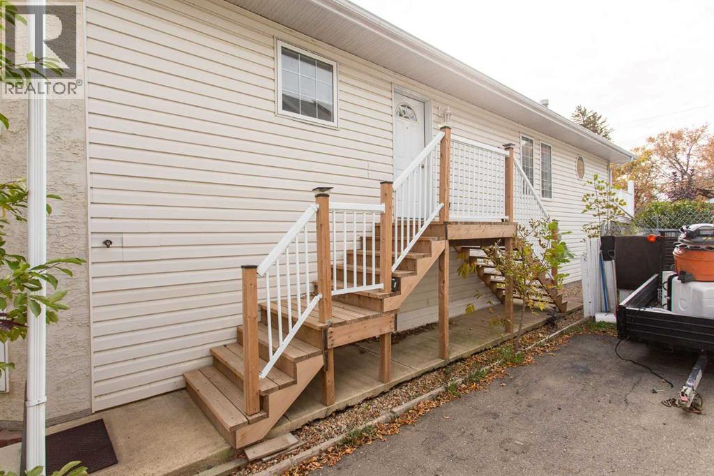 4727 49a Avenue, Lacombe, Alberta  T4L 1N4 - Photo 2 - A2263444