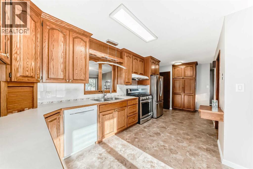 32276 Highway 2 A, Rural Mountain View County, Alberta  T4H 4M3 - Photo 7 - A2260599