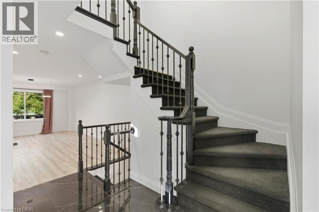 150 East 38th Street, Hamilton, Ontario  L8V 4E7 - Photo 6 - 40778420