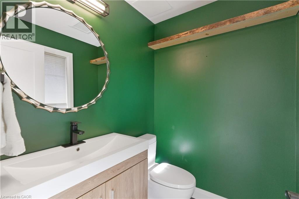 150 East 38th Street, Hamilton, Ontario  L8V 4E7 - Photo 7 - 40778420