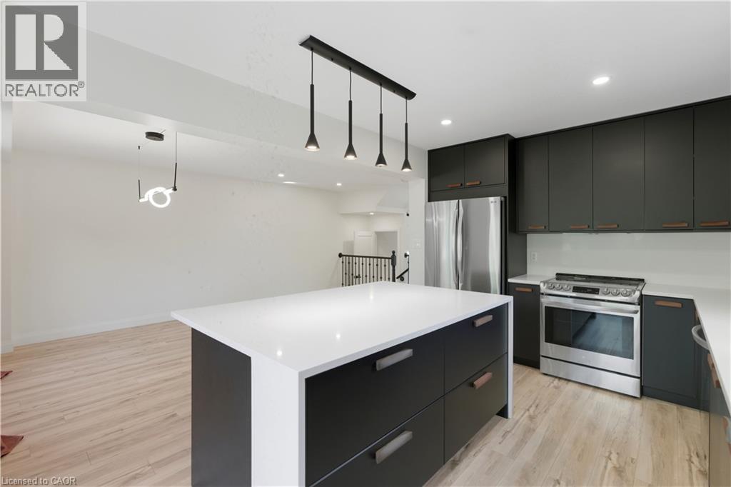 150 East 38th Street, Hamilton, Ontario  L8V 4E7 - Photo 17 - 40778420