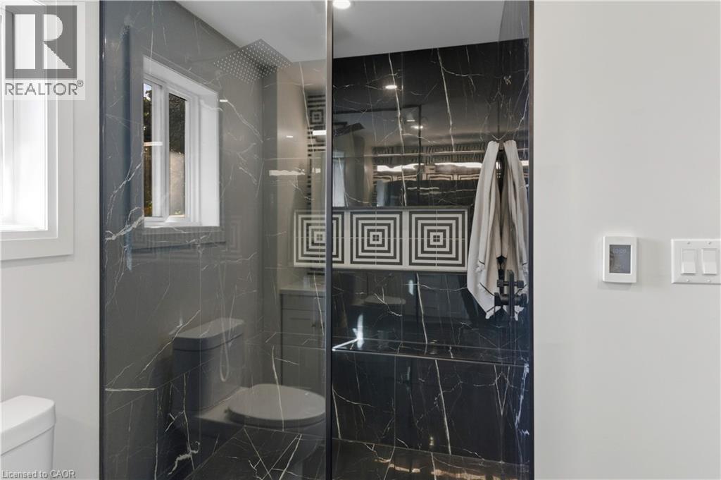 150 East 38th Street, Hamilton, Ontario  L8V 4E7 - Photo 22 - 40778420