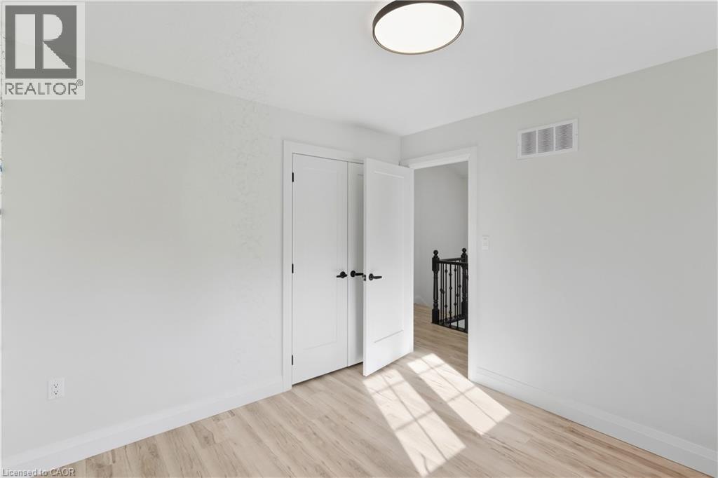 150 East 38th Street, Hamilton, Ontario  L8V 4E7 - Photo 29 - 40778420