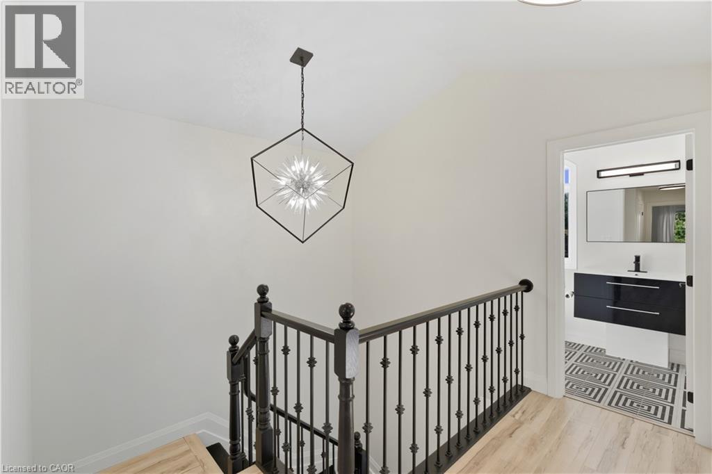 150 East 38th Street, Hamilton, Ontario  L8V 4E7 - Photo 26 - 40778420