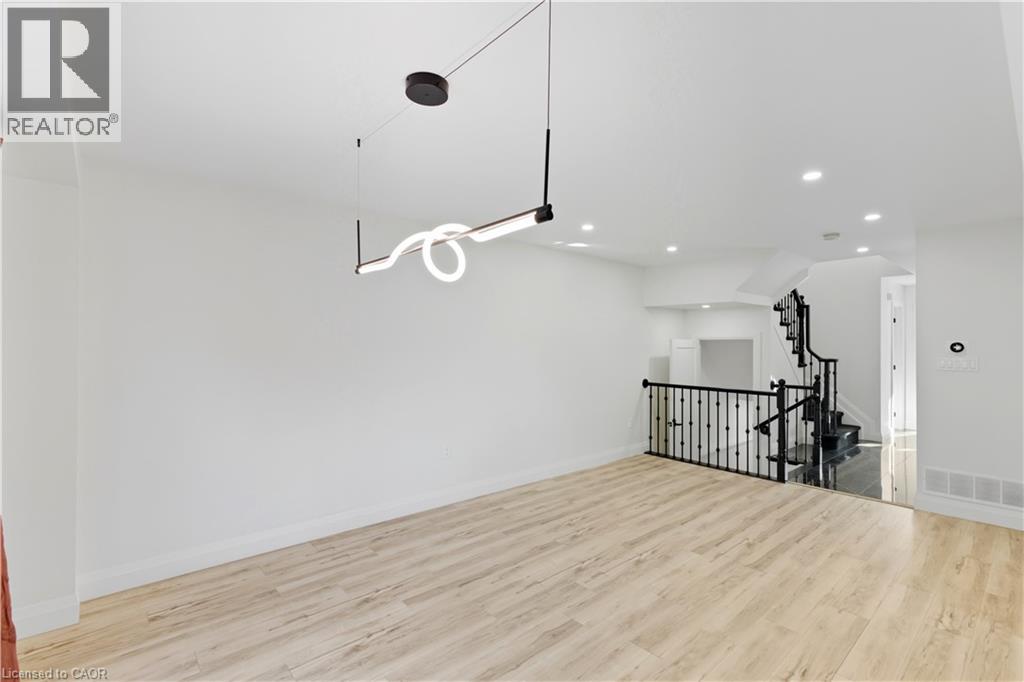 150 East 38th Street, Hamilton, Ontario  L8V 4E7 - Photo 14 - 40778420