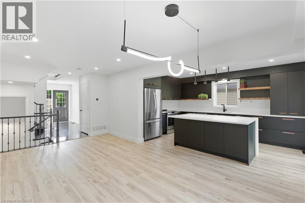 150 East 38th Street, Hamilton, Ontario  L8V 4E7 - Photo 13 - 40778420