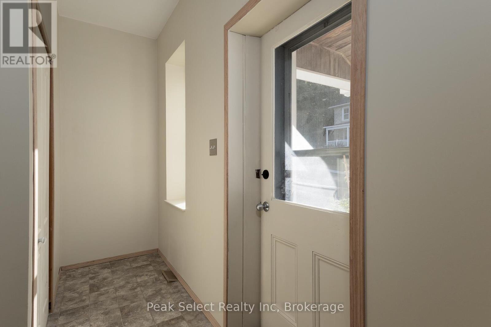 71 Wellington Street S, St. Marys, Ontario  N4X 1C1 - Photo 15 - X12458206