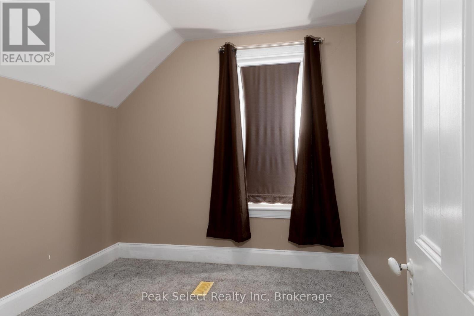 71 Wellington Street S, St. Marys, Ontario  N4X 1C1 - Photo 18 - X12458206