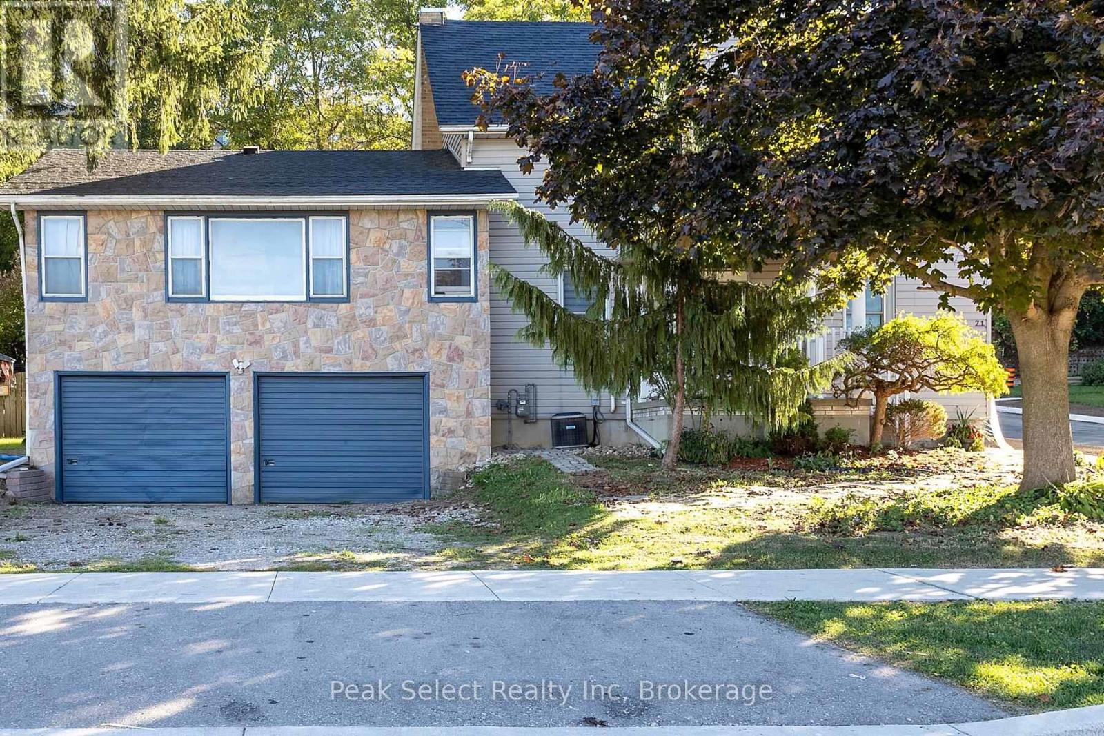 71 Wellington Street S, St. Marys, Ontario  N4X 1C1 - Photo 2 - X12458206