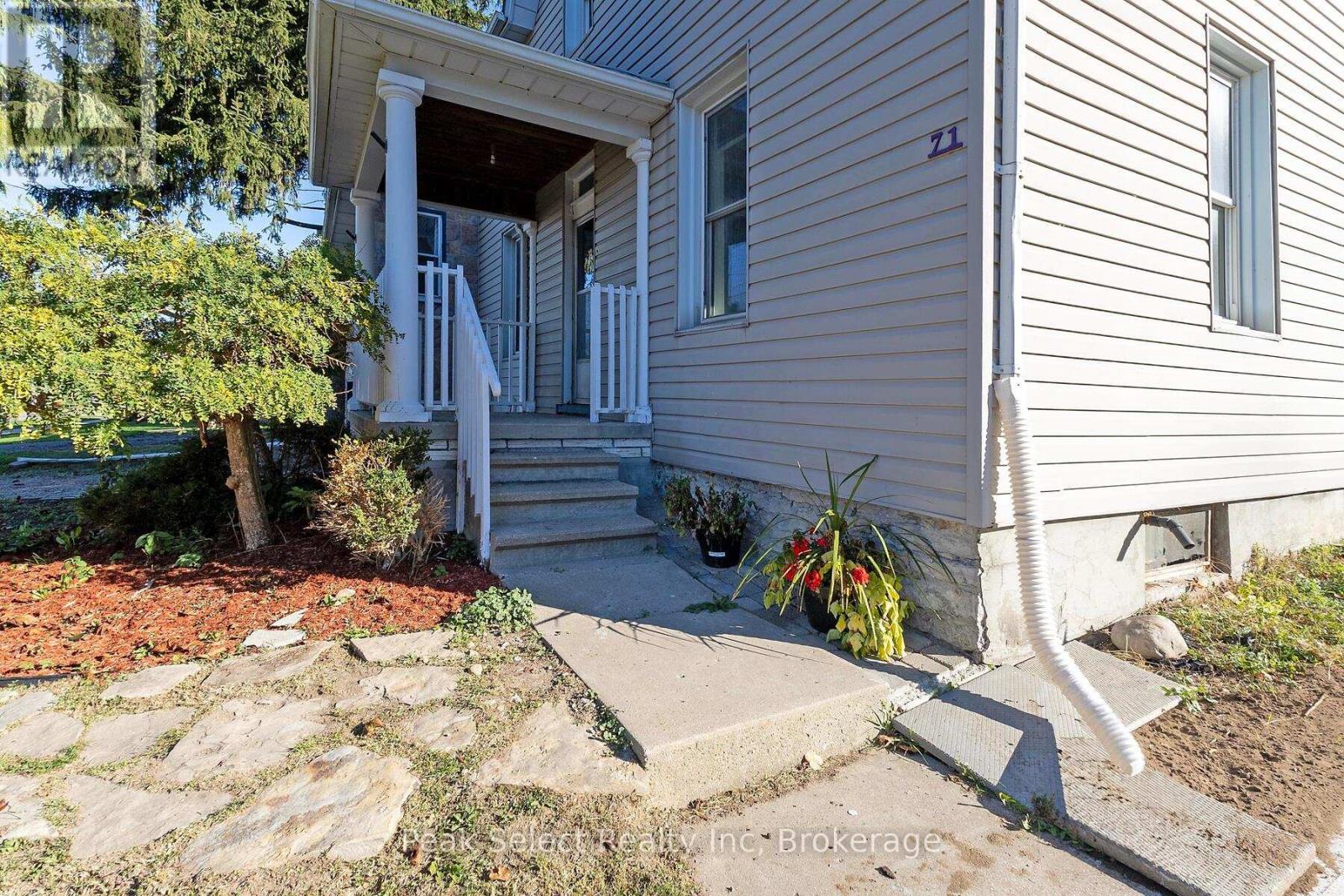 71 Wellington Street S, St. Marys, Ontario  N4X 1C1 - Photo 5 - X12458206