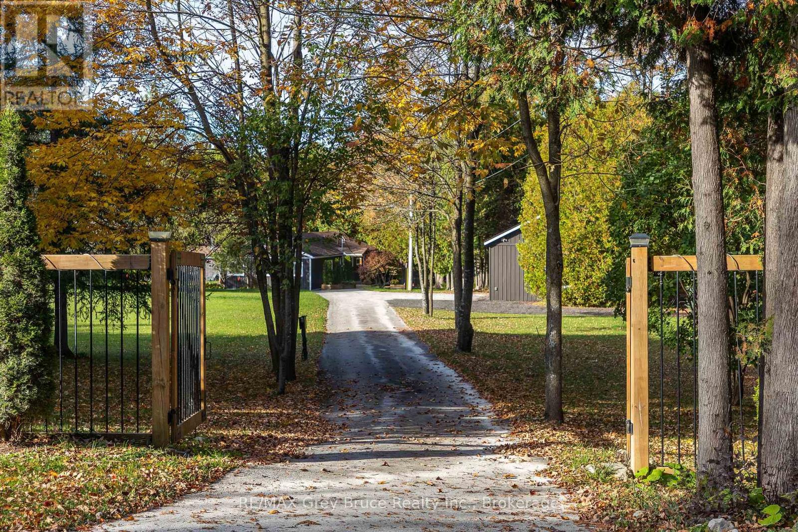 495204 TRAVERSTON ROAD, West Grey, Ontario