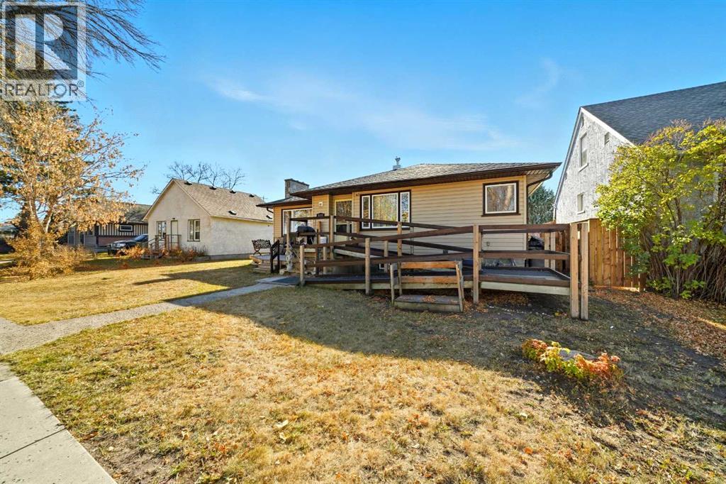 5117 47 Avenue, Ponoka, Alberta  T4J 1J4 - Photo 3 - A2263913