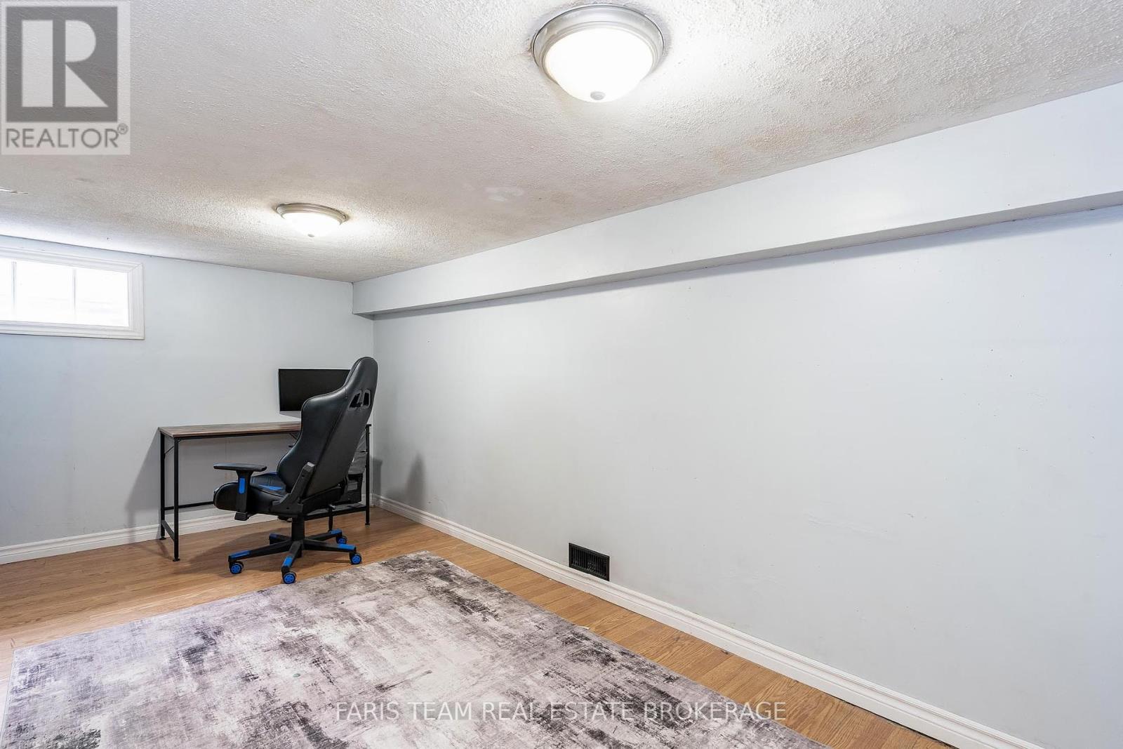 11 Park Avenue, East Gwillimbury, Ontario  L9N 1G9 - Photo 18 - N12458212