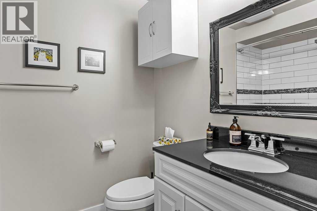 3, 601 4 Street, Canmore, Alberta  T1W 2G7 - Photo 17 - A2231789