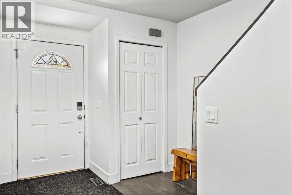 3, 601 4 Street, Canmore, Alberta  T1W 2G7 - Photo 4 - A2231789