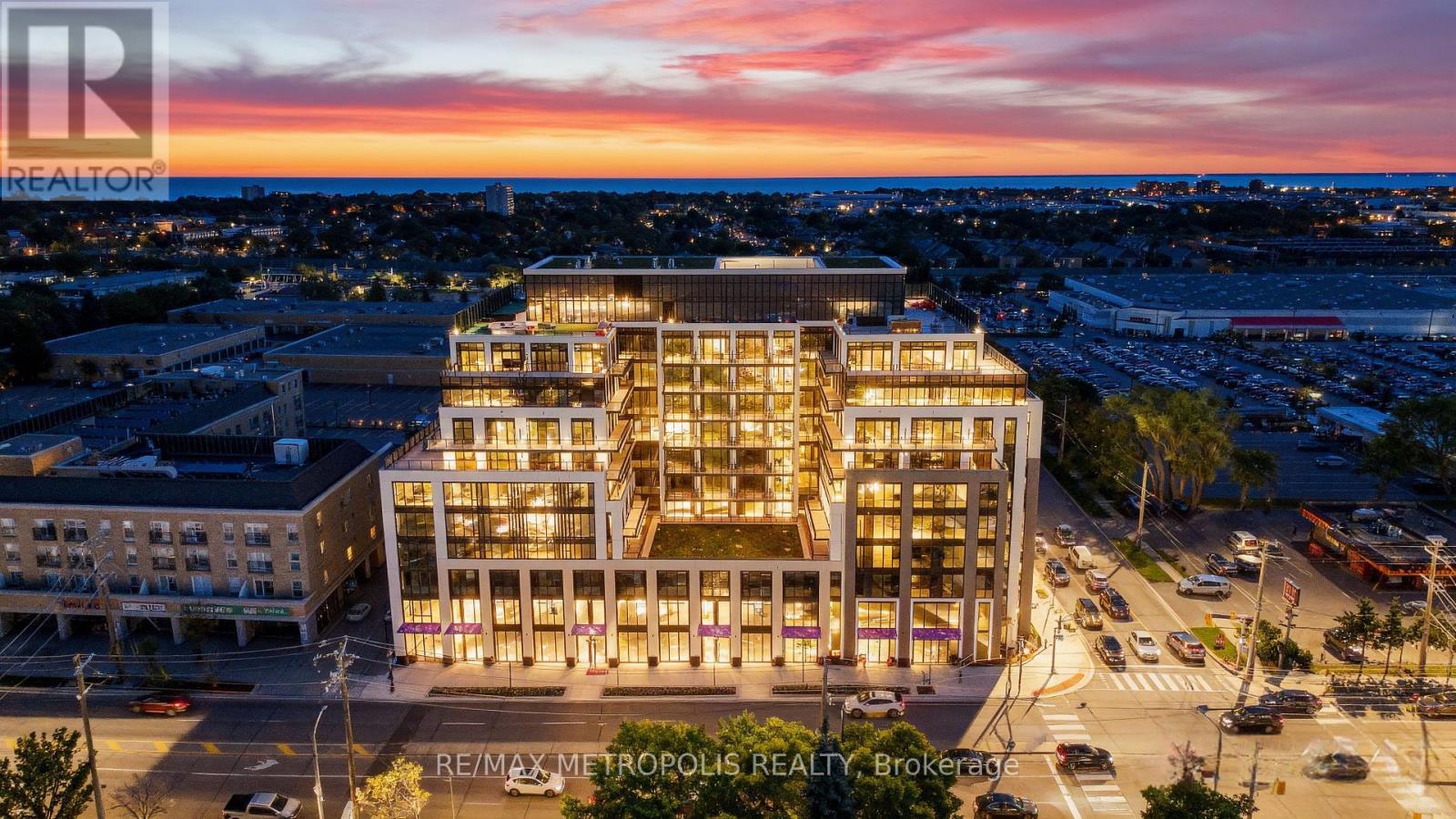 720 - 801 THE QUEENSWAY, Toronto, Ontario