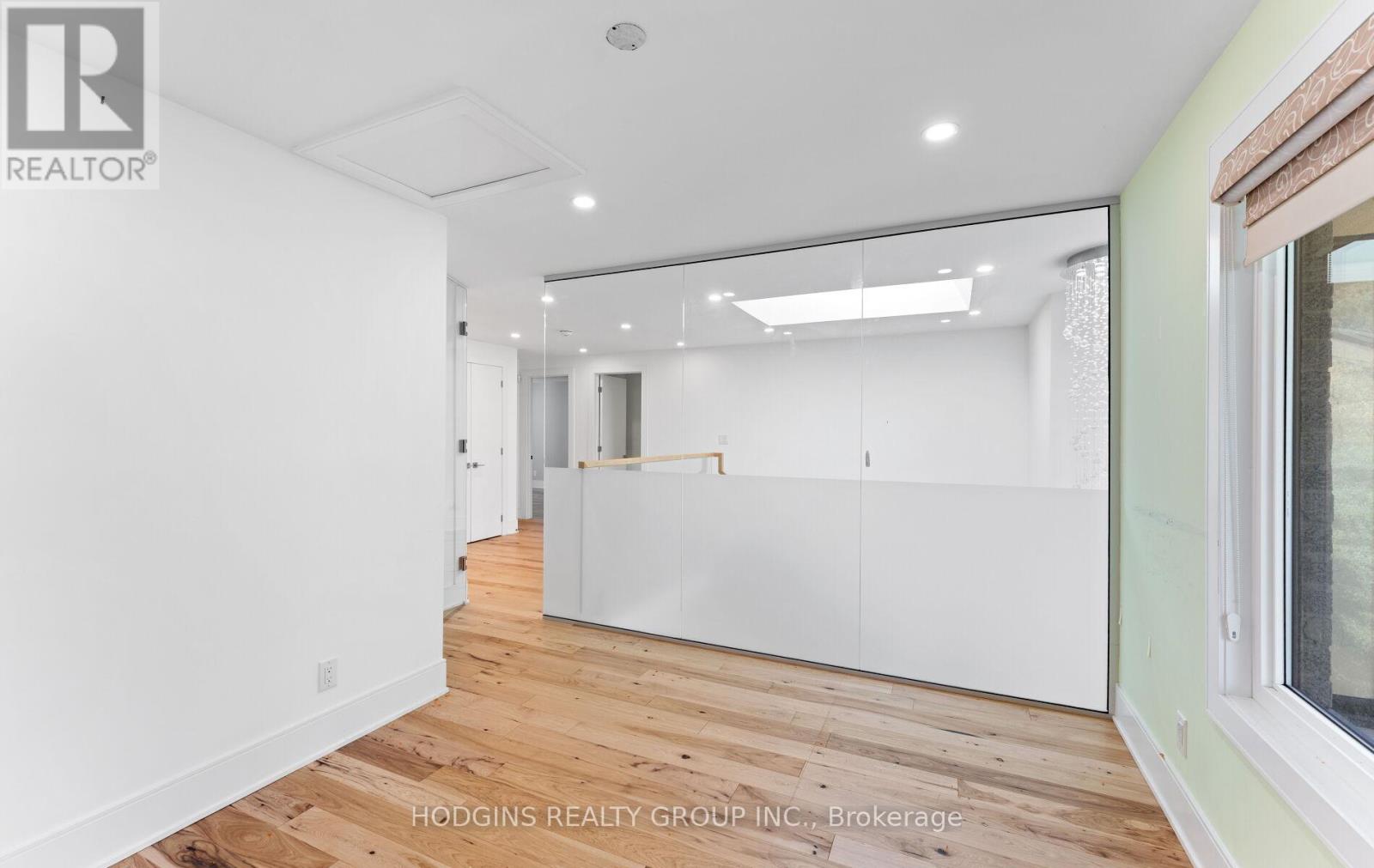 1670 Caverly Court, Mississauga, Ontario  L5L 3L7 - Photo 19 - W12458225