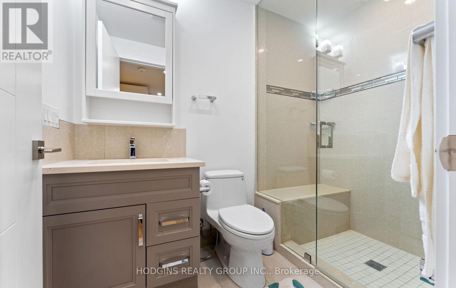 1670 Caverly Court, Mississauga, Ontario  L5L 3L7 - Photo 22 - W12458225
