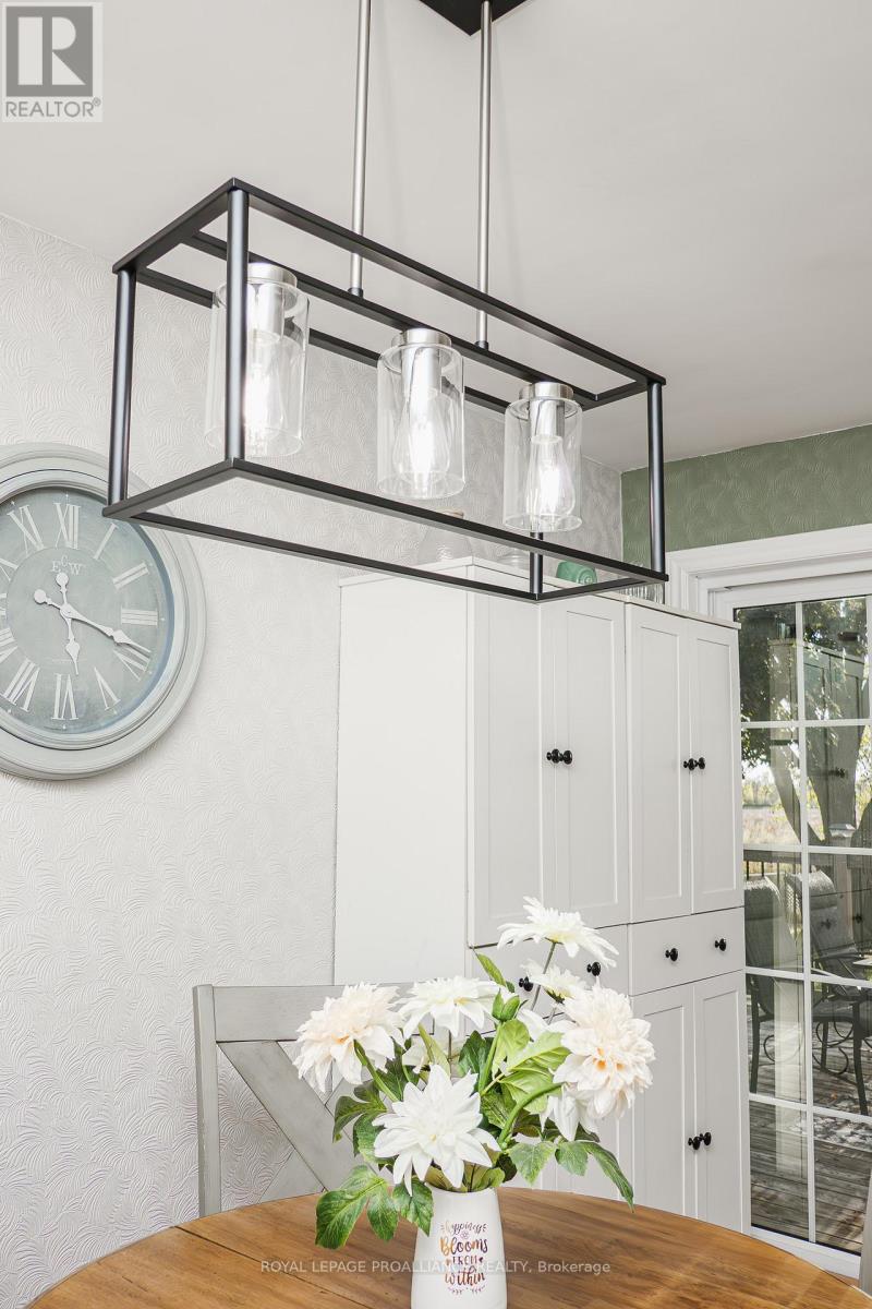 163 Avonlough Road, Belleville (Belleville Ward), Ontario  K8N 4Z2 - Photo 33 - X12458279