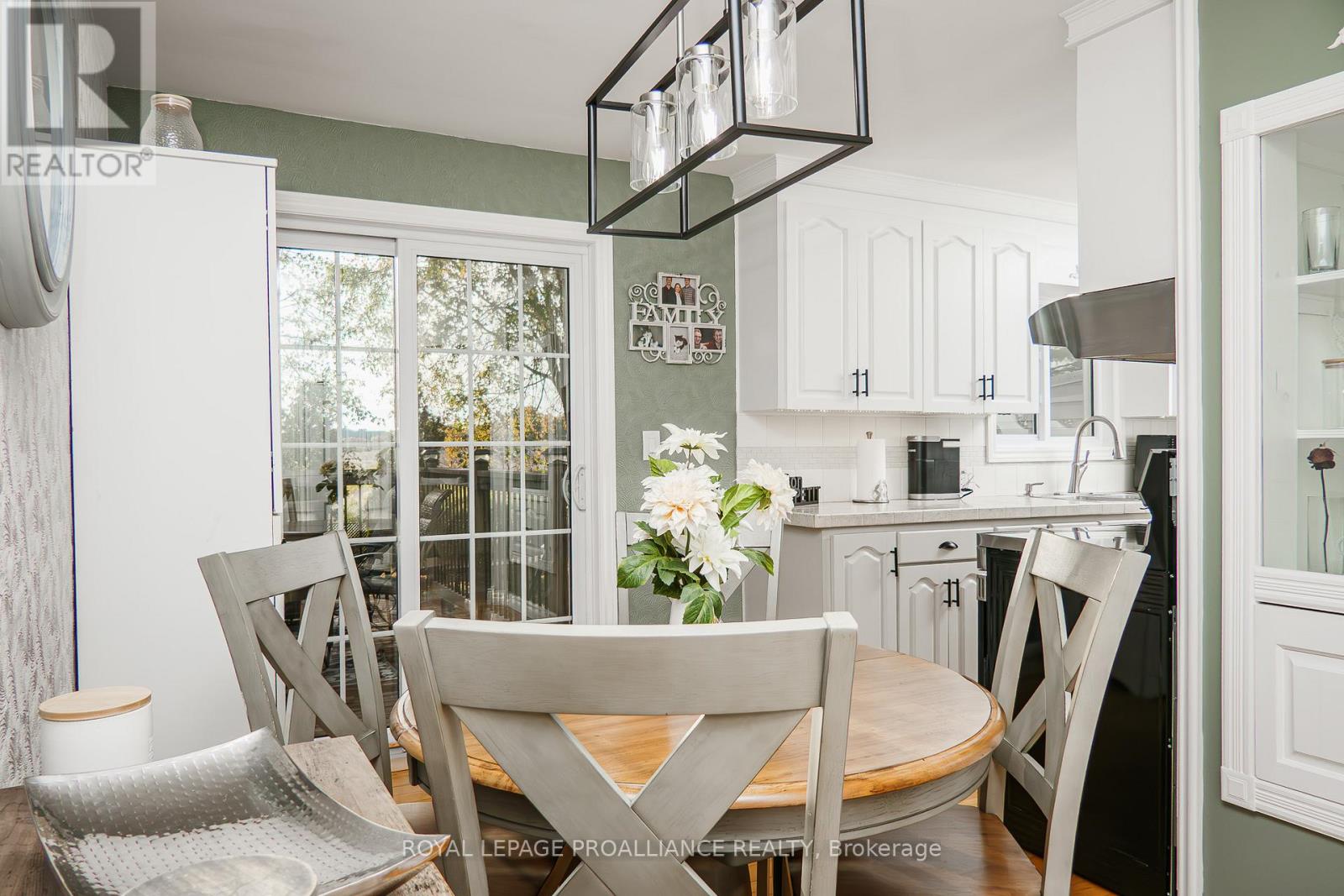 163 Avonlough Road, Belleville (Belleville Ward), Ontario  K8N 4Z2 - Photo 35 - X12458279