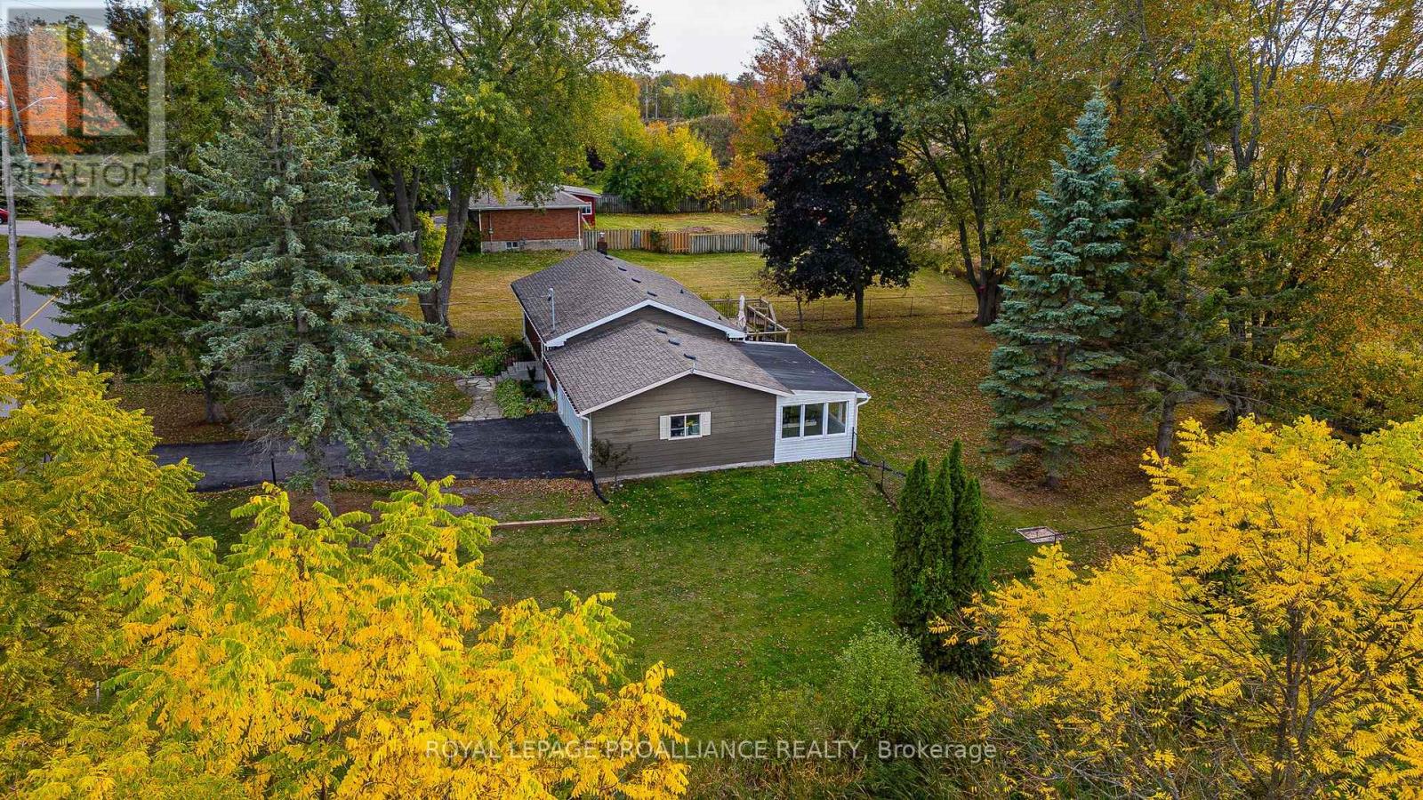 163 Avonlough Road, Belleville (Belleville Ward), Ontario  K8N 4Z2 - Photo 8 - X12458279