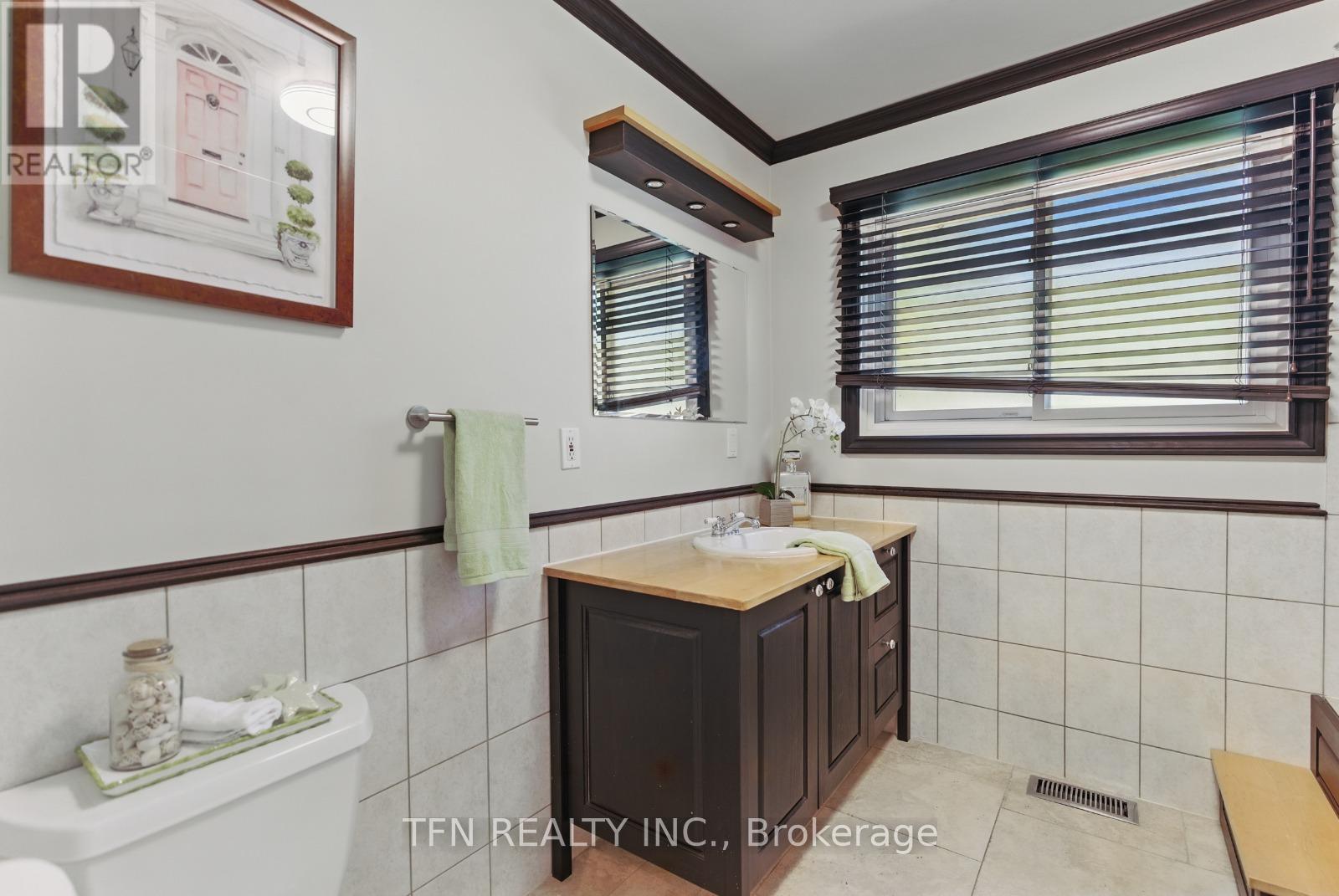 4124 Preston Avenue, Niagara Falls, Ontario  L2H 2C5 - Photo 18 - X12458216