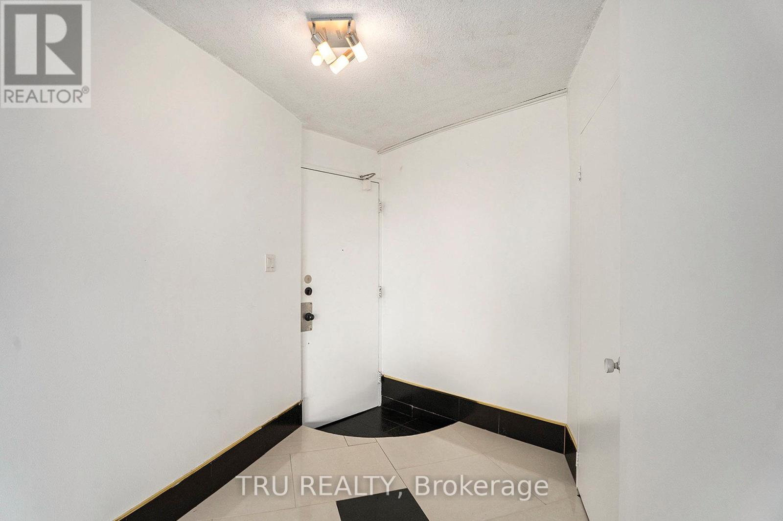 2502 - 1380 Prince Of Wales Drive, Ottawa, Ontario  K2C 3N5 - Photo 3 - X12458251