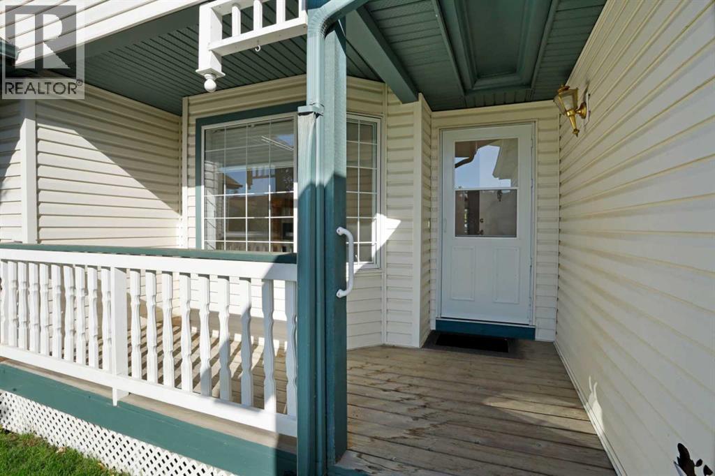 13 Fairview Park Lane W, Brooks, Alberta  T1R 1G9 - Photo 3 - A2263773