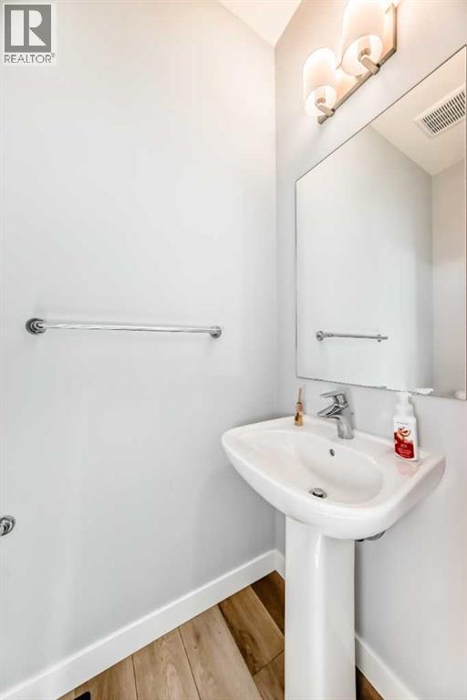 124 Chelsea Glen, Chestermere, Alberta  T1X 2P4 - Photo 10 - A2258924
