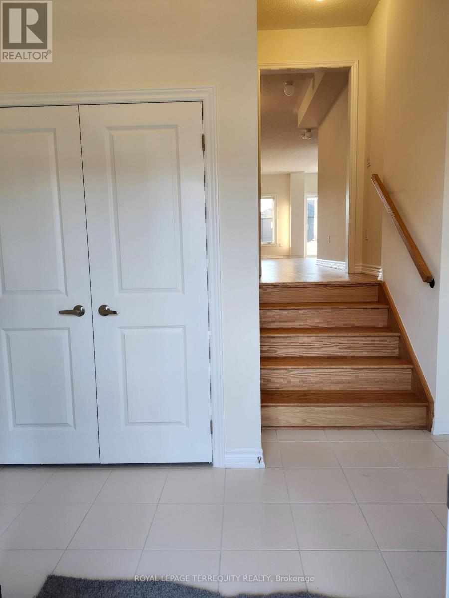 1128 Skyridge Boulevard, Pickering, Ontario  L1X 0M7 - Photo 4 - E12458235
