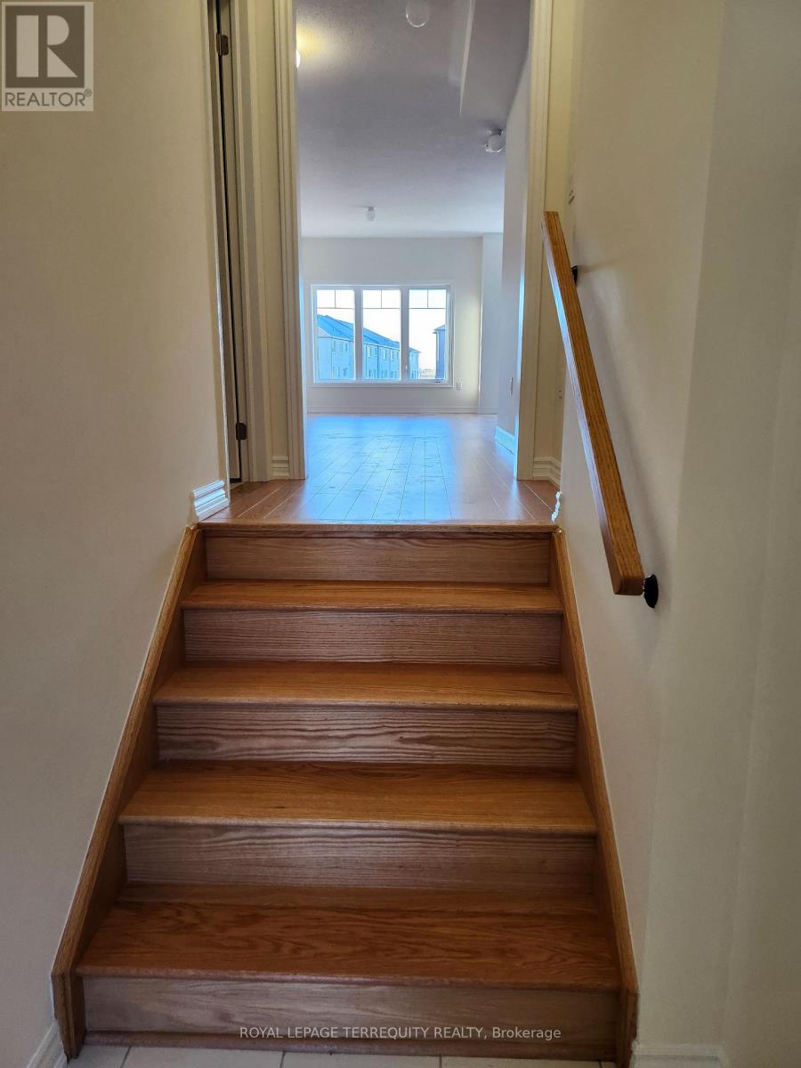 1128 Skyridge Boulevard, Pickering, Ontario  L1X 0M7 - Photo 5 - E12458235