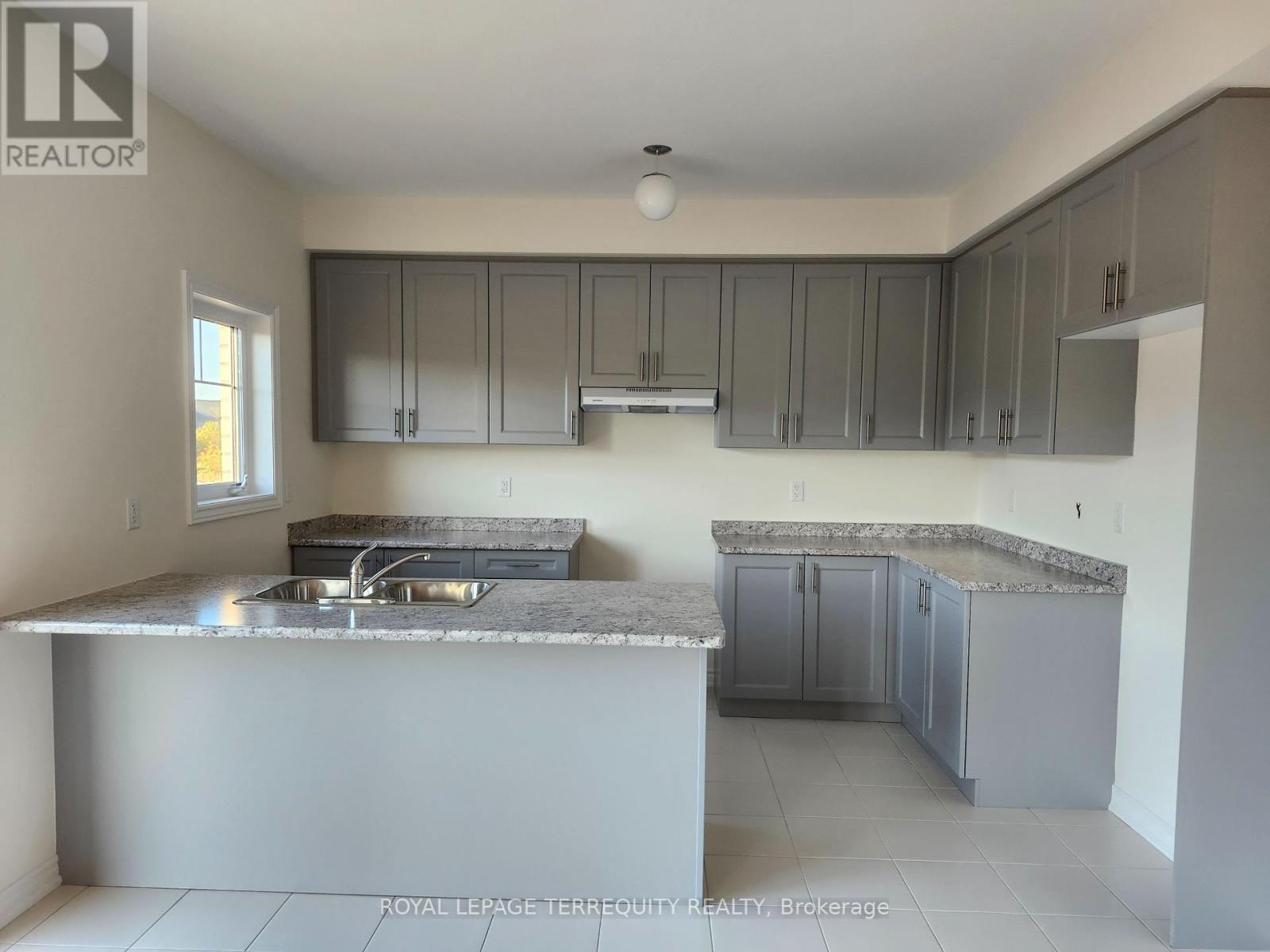 1128 Skyridge Boulevard, Pickering, Ontario  L1X 0M7 - Photo 9 - E12458235