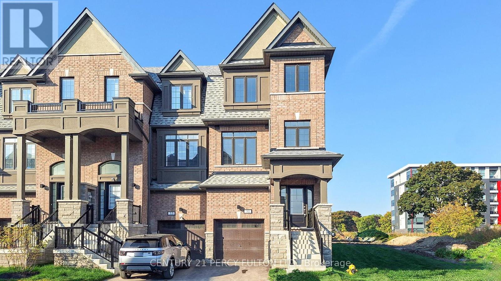 31 SELFRIDGE WAY, Whitby, Ontario