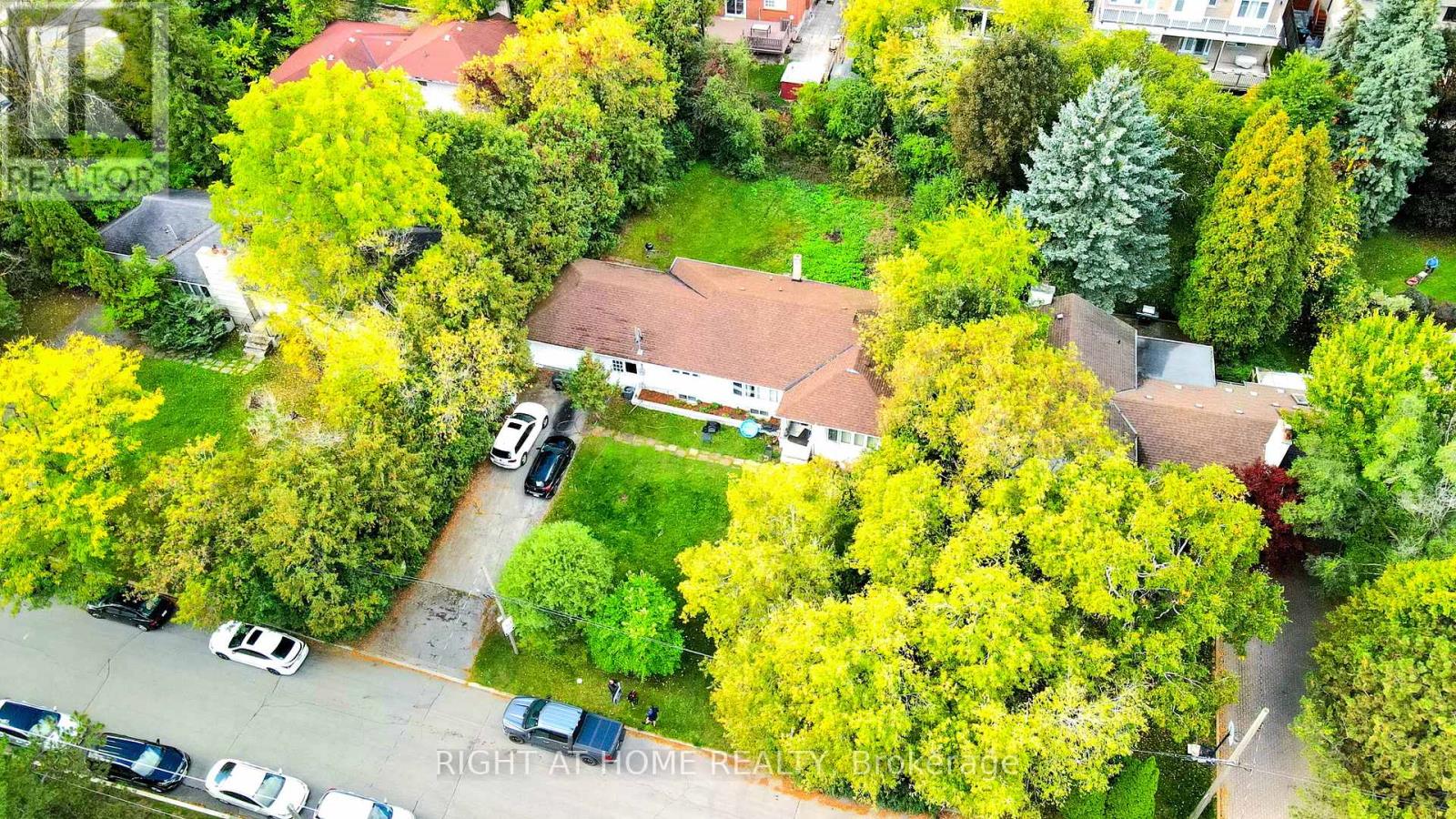 6 Manorcrest Drive, Toronto, Ontario  M2N 5K1 - Photo 12 - C12453355