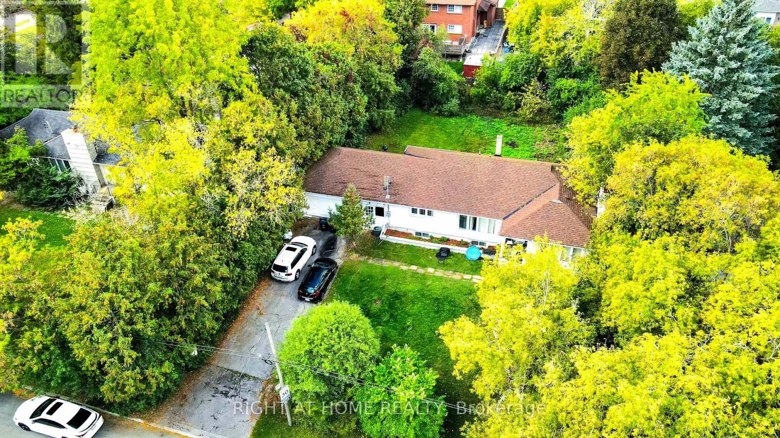 6 Manorcrest Drive, Toronto, Ontario  M2N 5K1 - Photo 9 - C12453355