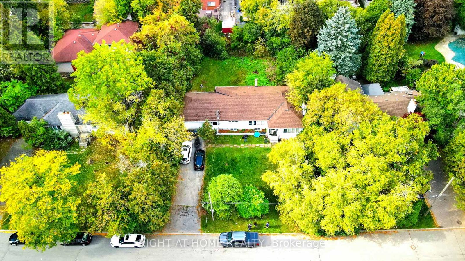 8 Manorcrest Drive, Toronto, Ontario  M2N 5K1 - Photo 9 - C12453359