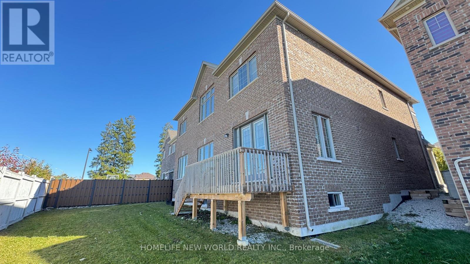 10 Ken Sinclair Crescent, Aurora, Ontario  L4G 3J1 - Photo 20 - N12458230