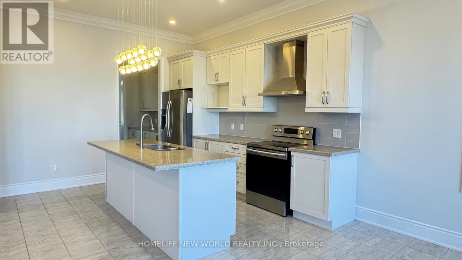 10 Ken Sinclair Crescent, Aurora, Ontario  L4G 3J1 - Photo 7 - N12458230