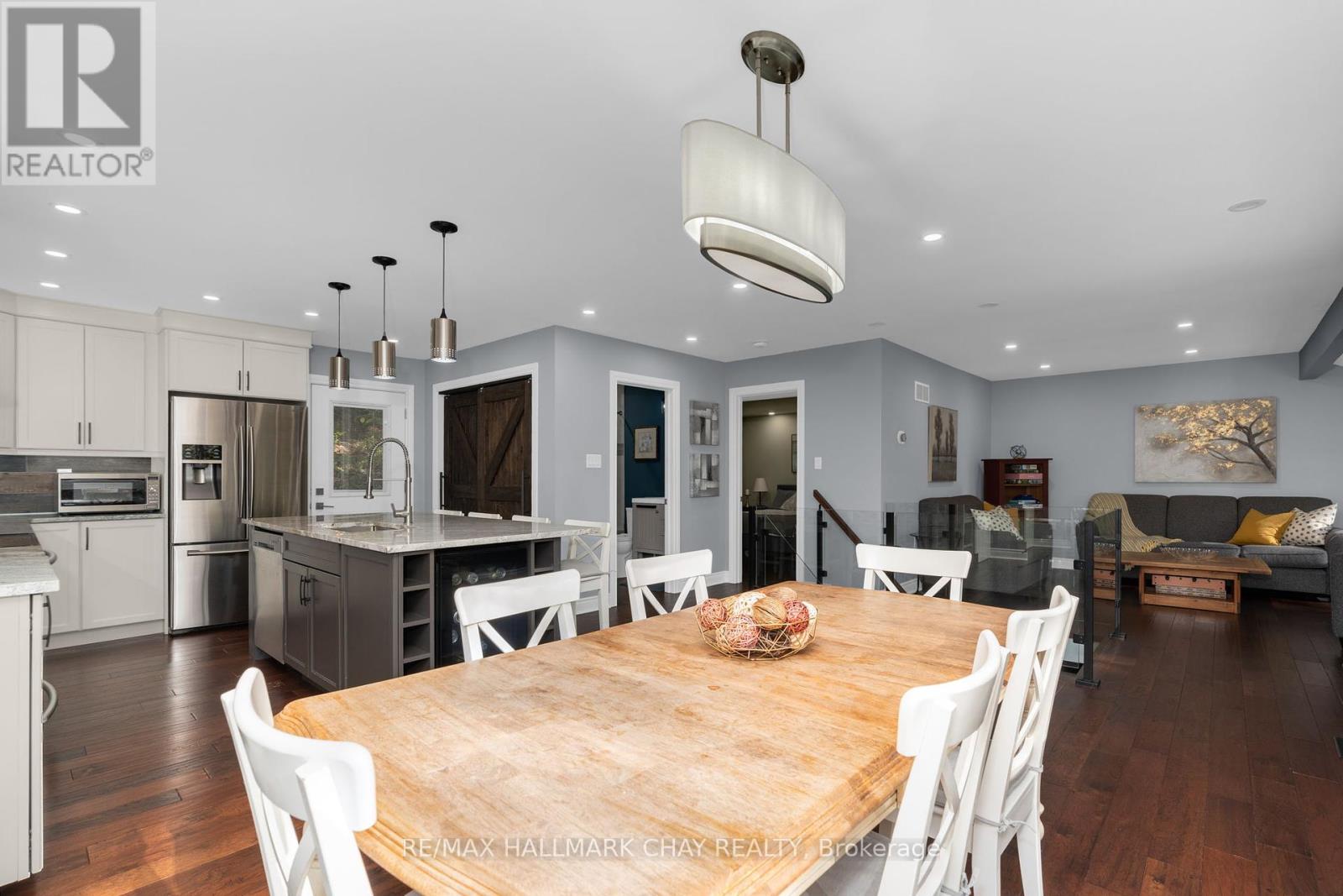 1 Iroquois Ridge, Oro-Medonte, Ontario  L0K 1E0 - Photo 19 - S12458280
