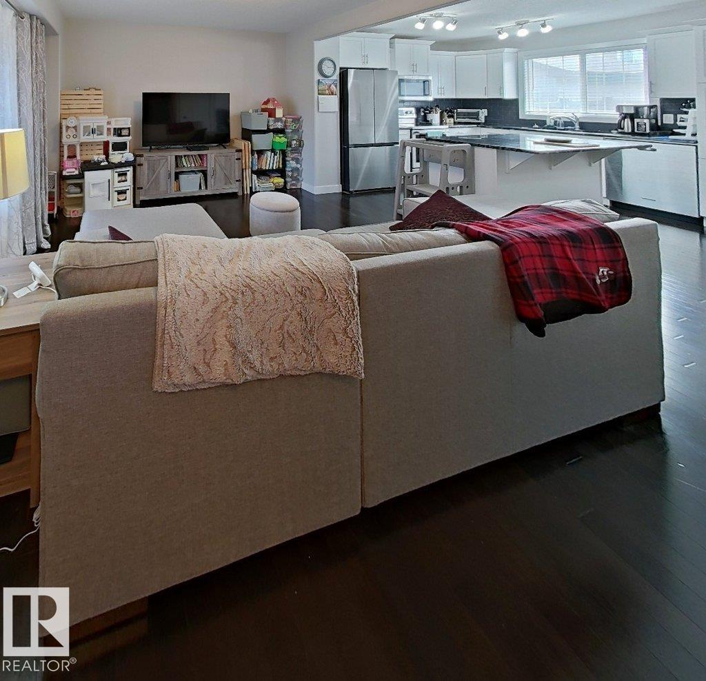 5117 Godson Close Nw, Edmonton, Alberta  T5T 4P7 - Photo 4 - E4461469