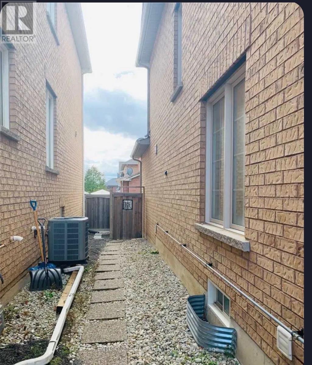 (BSMT) - 428 SCOTT BOULEVARD, Milton, Ontario