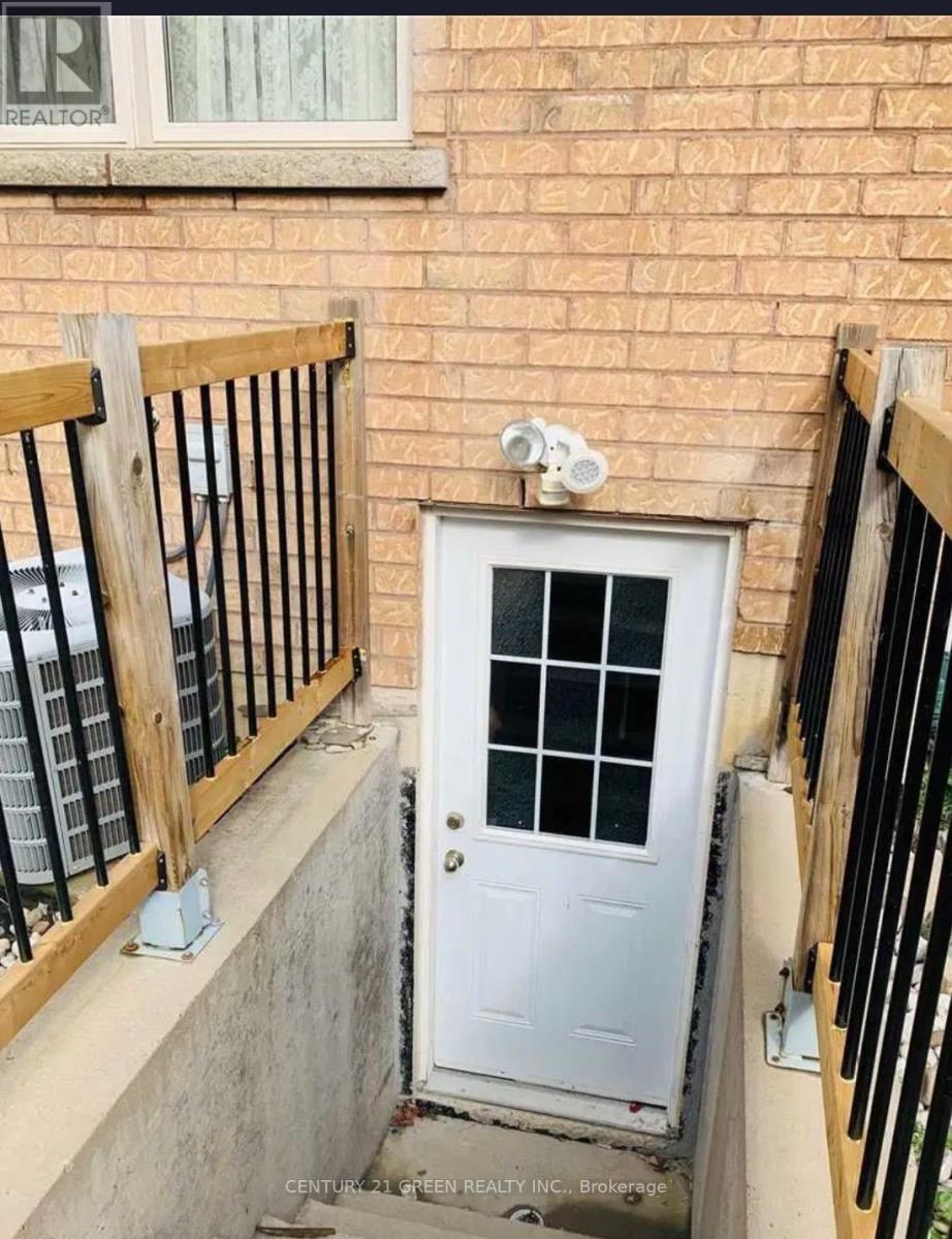 (Bsmt) - 428 Scott Boulevard, Milton, Ontario  L9T 0T4 - Photo 2 - W12458236