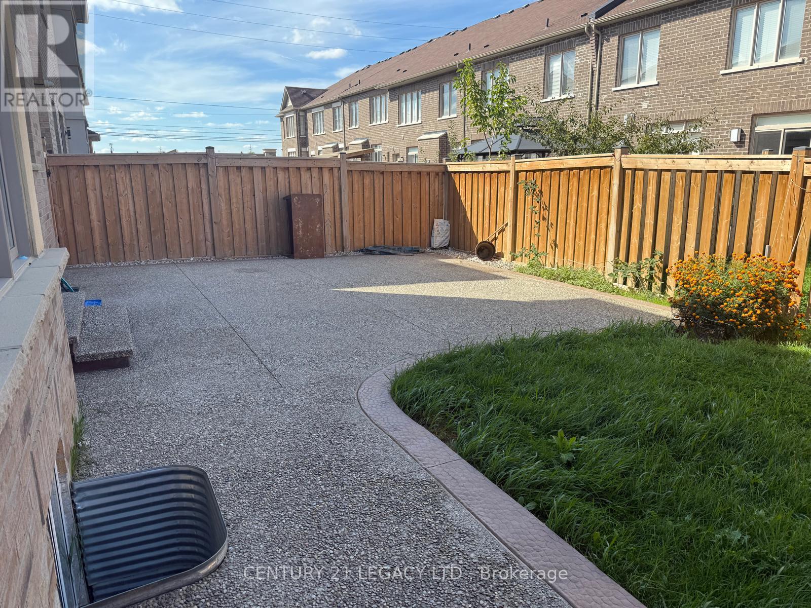 8 George Gray Drive, Brampton, Ontario  L6R 4A3 - Photo 10 - W12458245