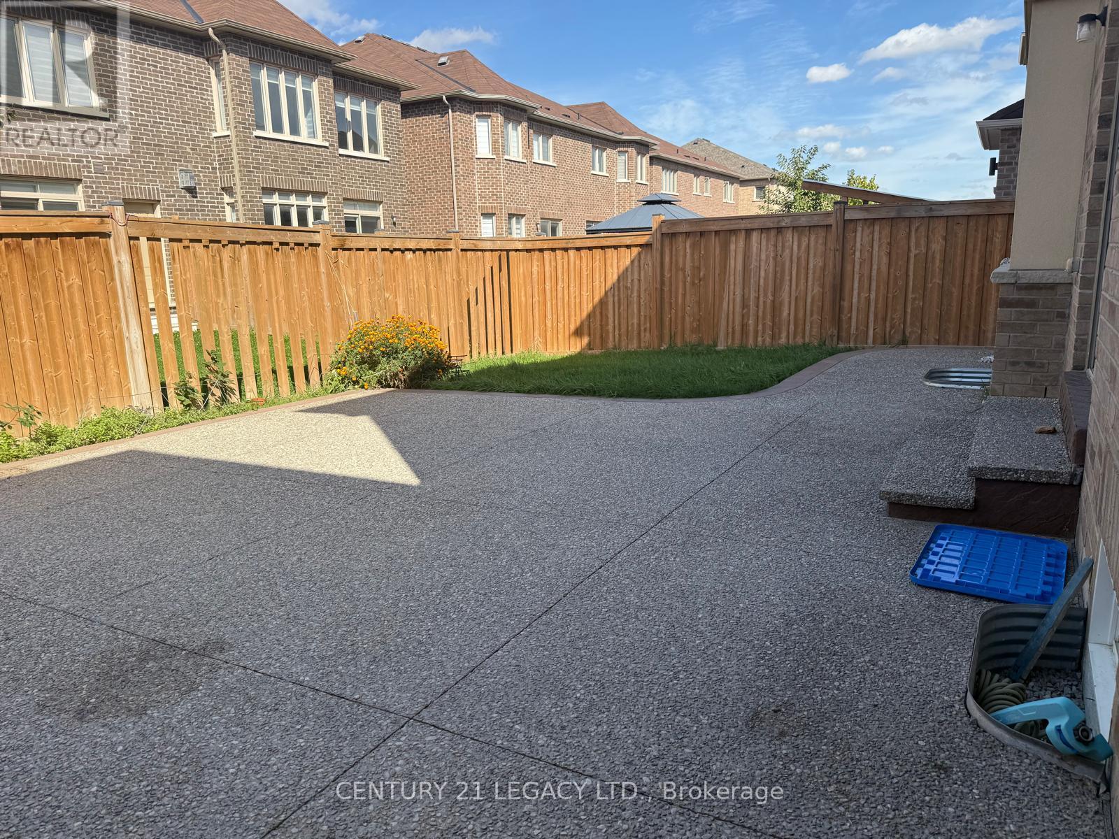 8 George Gray Drive, Brampton, Ontario  L6R 4A3 - Photo 11 - W12458245
